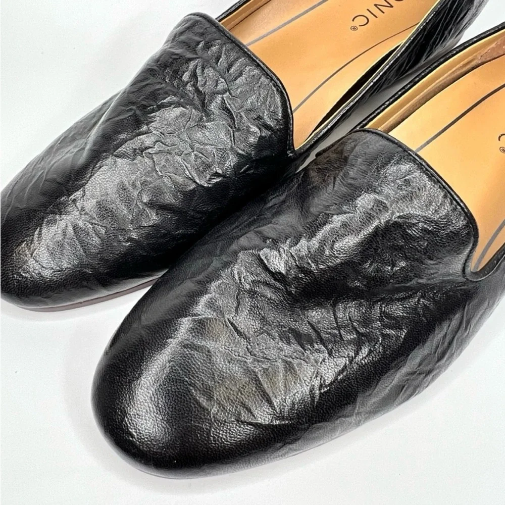Vionic Willa II - Black Leather Slip-On Design Flats - Picture 2 of 14